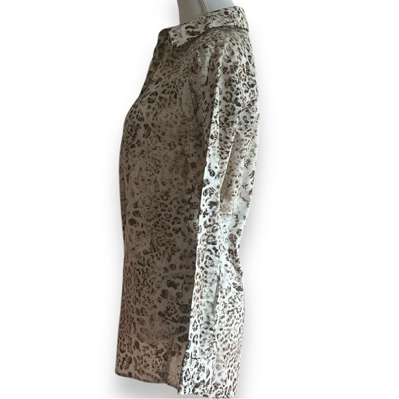 🐆CHICO No Iron Animal Print Pattern Blouse Sz Chico 0 - Picture 5 of 14